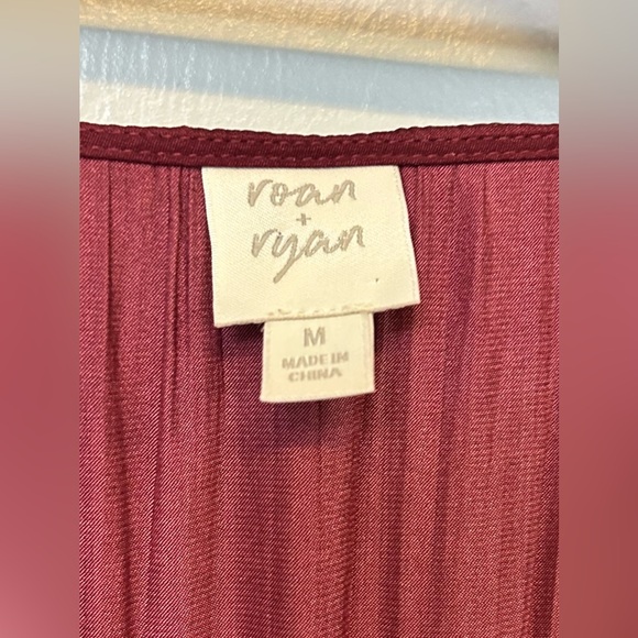 Roan + Ryan Evereve Talulah Wine Satin Shirred Tiered Ruffle Trim Midi Dress M - Picture 6 of 8